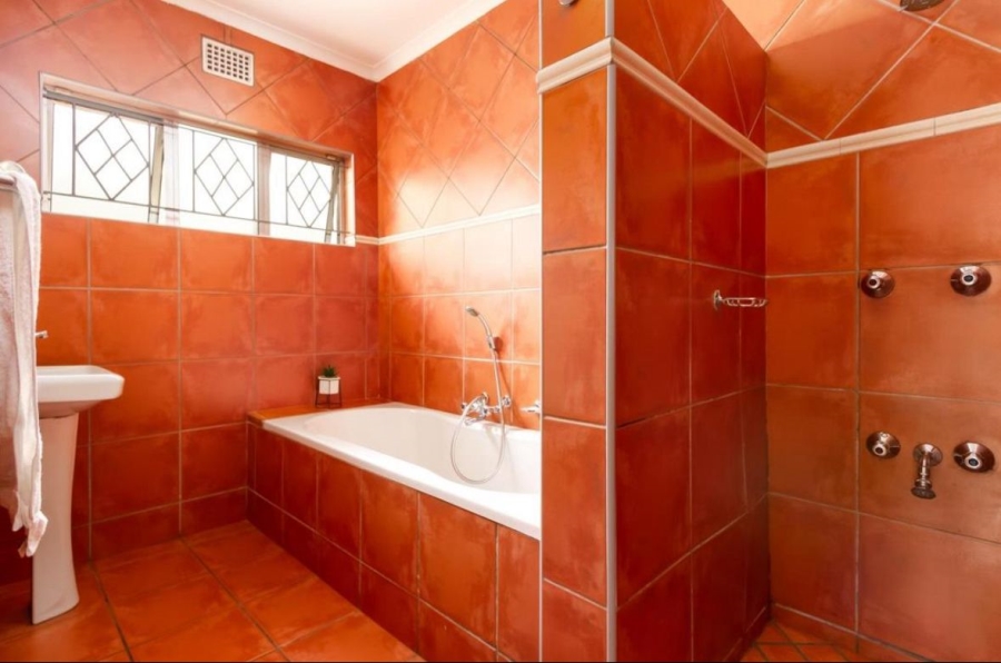 4 Bedroom Property for Sale in Belgravia Western Cape